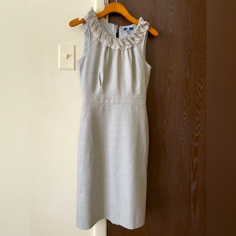 JCREW size 2 women’s dress in 98%wool 2%spandex light gray in like new condition